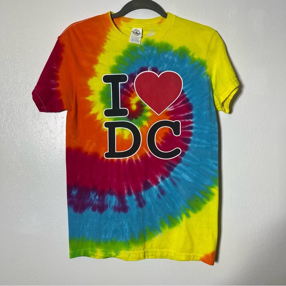 Delta ProWeight, Tie Dye, I Heart DC T-shirt Size Small. In excellent condition!